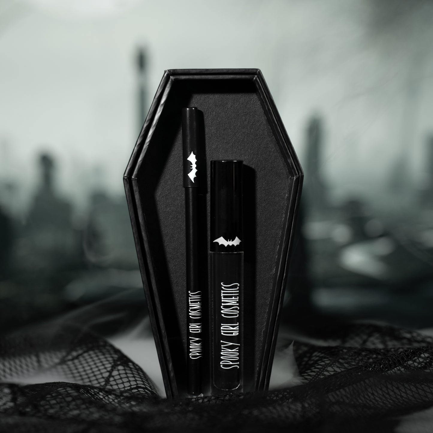 NEW! SPOOKY GIRL LIP KIT